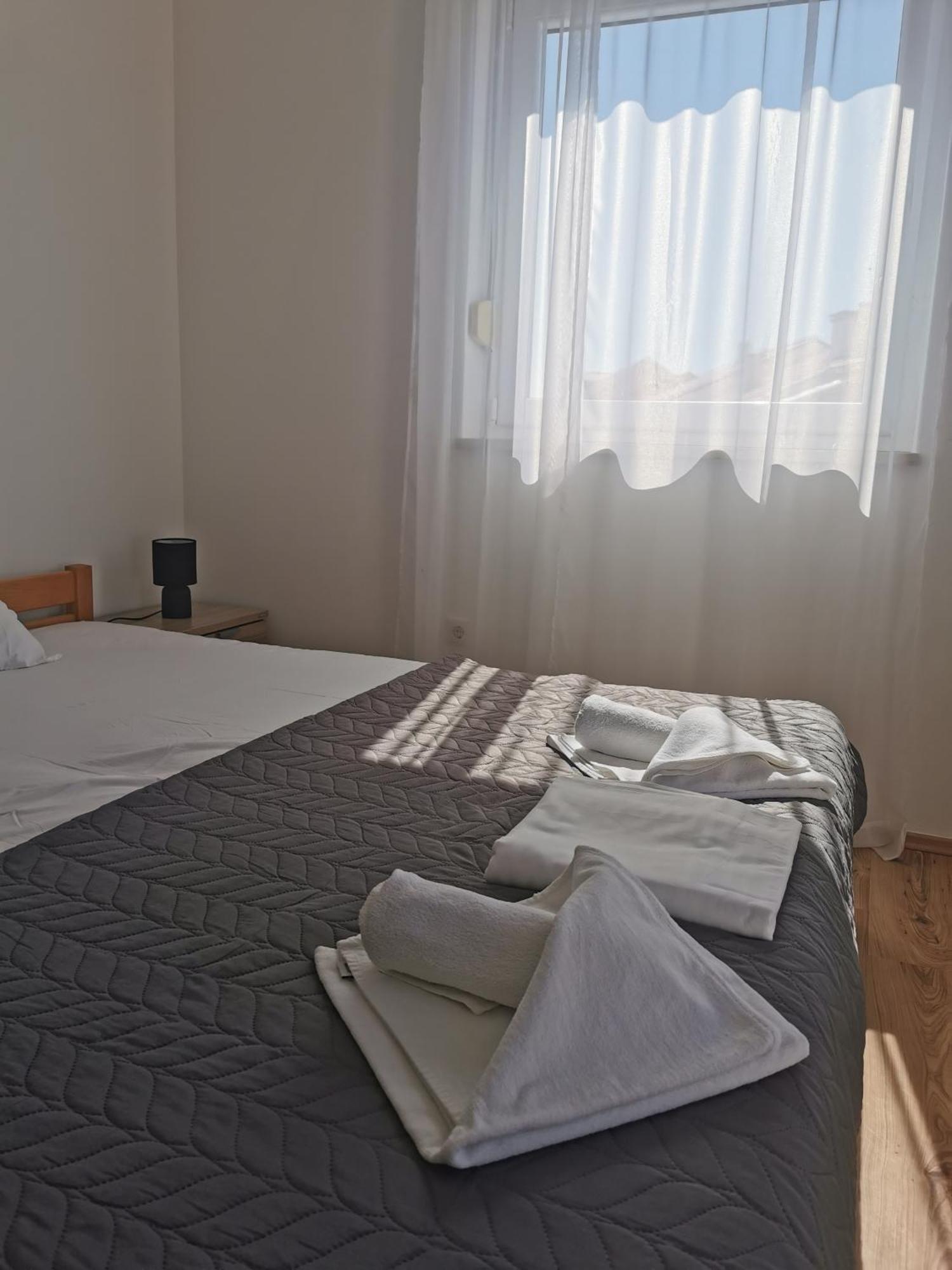 Apartments Riva Povljana Extérieur photo