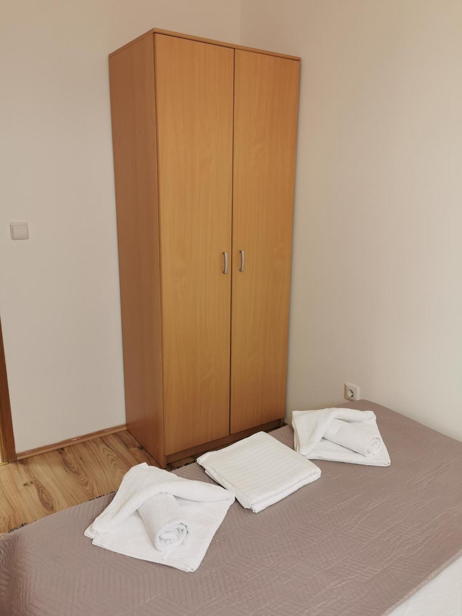 Apartments Riva Povljana Extérieur photo